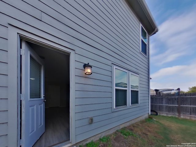 1932 Bluethroat, New Braunfels, TX 78130