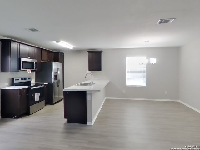 1932 Bluethroat, New Braunfels, TX 78130