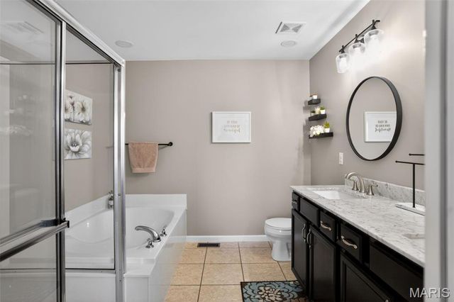 153 Berry Manor Circle, St Peters, MO 63376