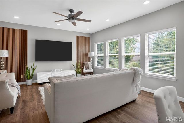 153 Berry Manor Circle, St Peters, MO 63376