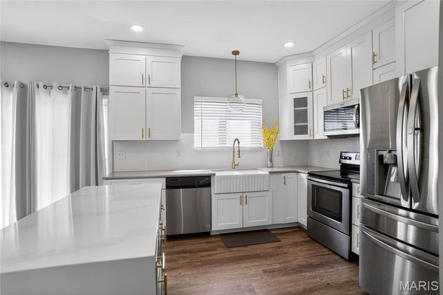 153 Berry Manor Circle, St Peters, MO 63376