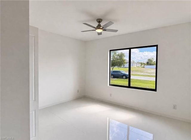 2102 NW 25th PL, Cape Coral, FL 33993