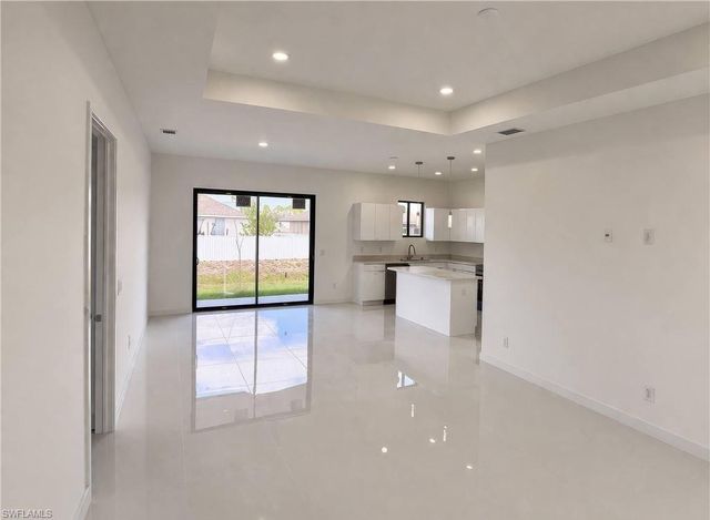 2102 NW 25th PL, Cape Coral, FL 33993