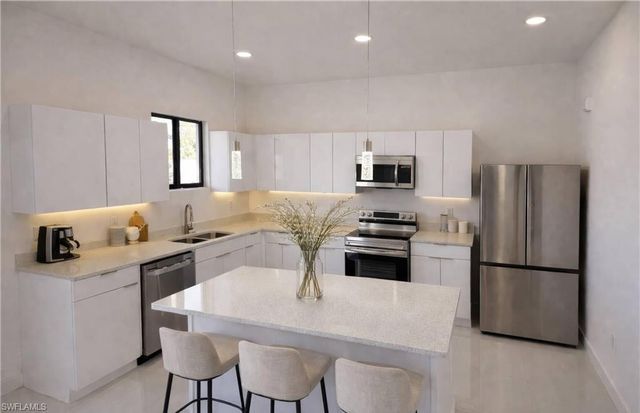 2102 NW 25th PL, Cape Coral, FL 33993