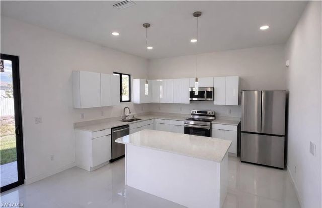 2102 NW 25th PL, Cape Coral, FL 33993