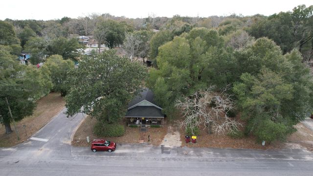 625 E Chestnut Avenue, Crestview, FL 32539