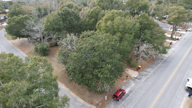 625 E Chestnut Avenue, Crestview, FL 32539