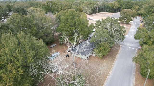 625 E Chestnut Avenue, Crestview, FL 32539