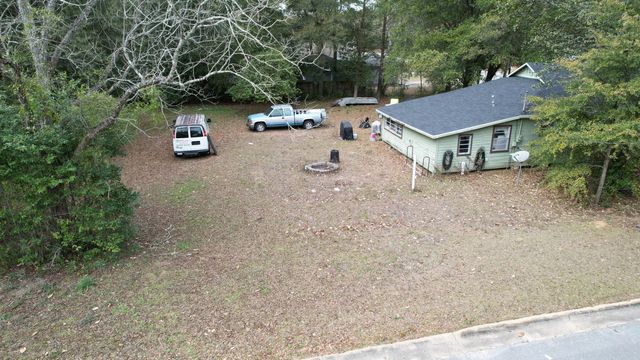 625 E Chestnut Avenue, Crestview, FL 32539