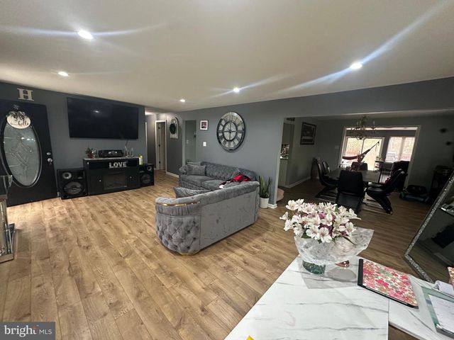 422 GRANT AVE, Waterford Works, NJ 08089