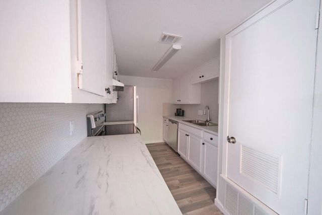 8616 Fireside DR A, Austin, TX 78757