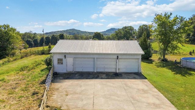 845 Kentucky 698, Stanford, KY 40484