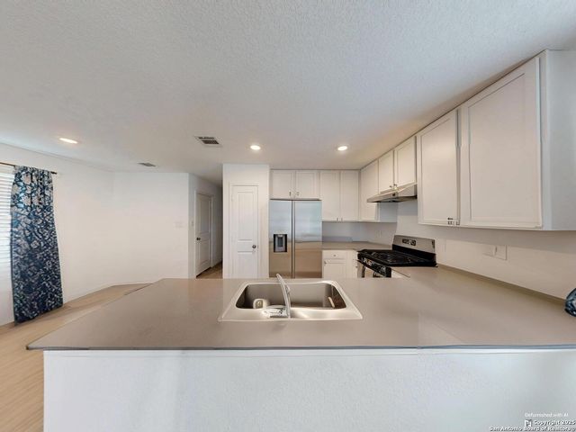 4338 Chupaderas, San Antonio, TX 78223