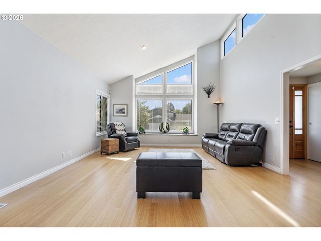 461 Ne 16TH Ave, Hillsboro, OR 97124