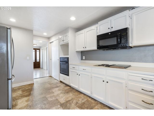 461 Ne 16TH Ave, Hillsboro, OR 97124