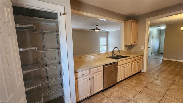 1239 Gunn Hall DR, Virginia Beach, VA 23454