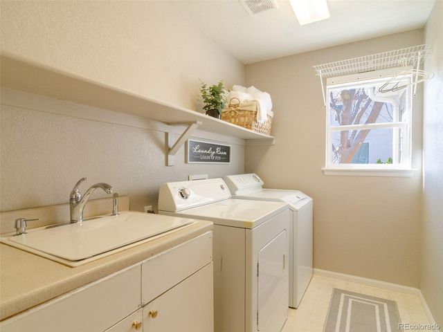 2080 Pearl Howlett Road, Longmont, CO 80504