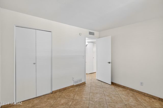 3895 S Queen Palm Drive, Tucson, AZ 85730
