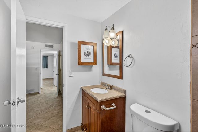 3895 S Queen Palm Drive, Tucson, AZ 85730