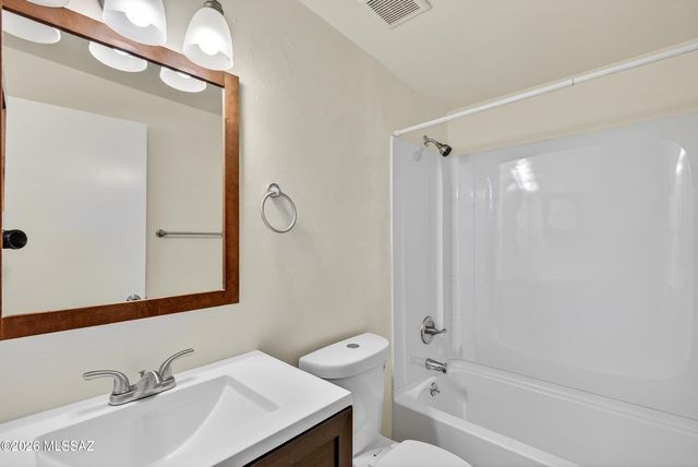 3895 S Queen Palm Drive, Tucson, AZ 85730
