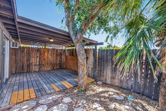 3895 S Queen Palm Drive, Tucson, AZ 85730