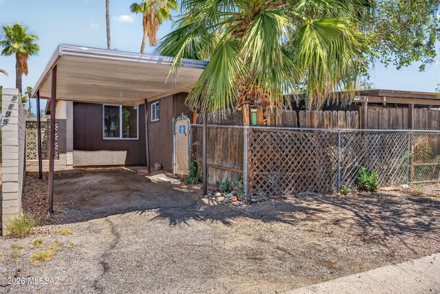 3895 S Queen Palm Drive, Tucson, AZ 85730