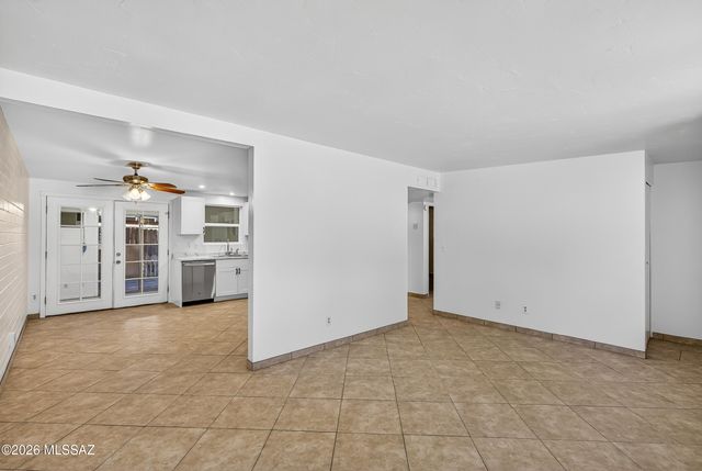 3895 S Queen Palm Drive, Tucson, AZ 85730