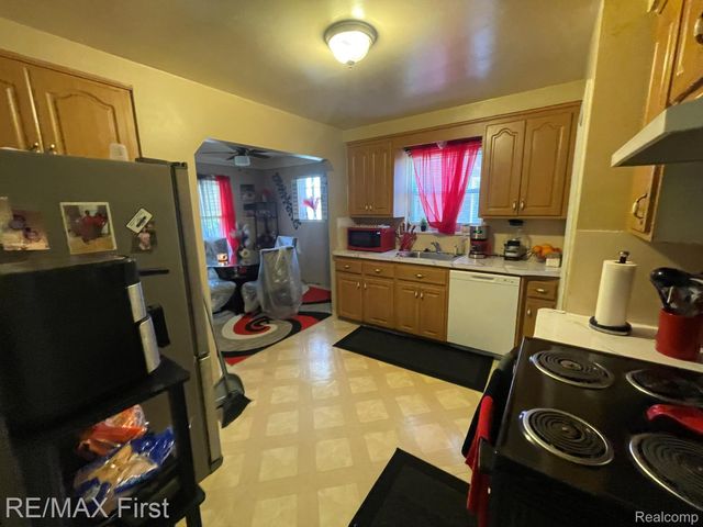 15429 Fairmount Drive, Detroit, MI 48205