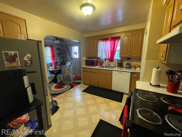 15429 Fairmount Drive, Detroit, MI 48205