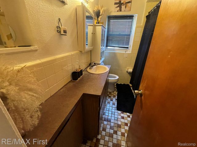 15429 Fairmount Drive, Detroit, MI 48205