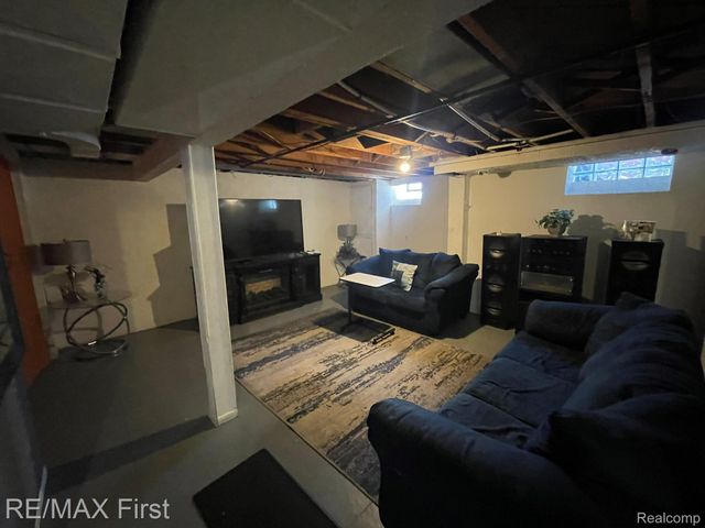 15429 Fairmount Drive, Detroit, MI 48205