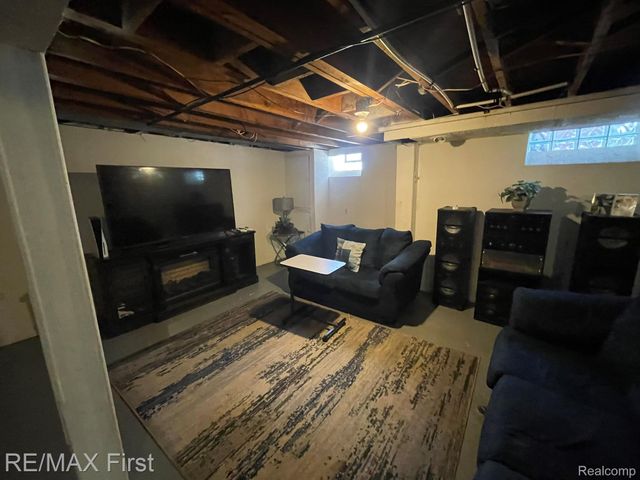 15429 Fairmount Drive, Detroit, MI 48205