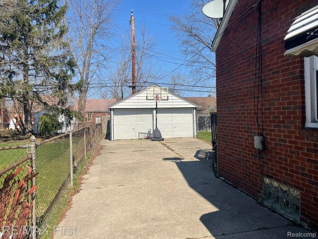 15429 Fairmount Drive, Detroit, MI 48205