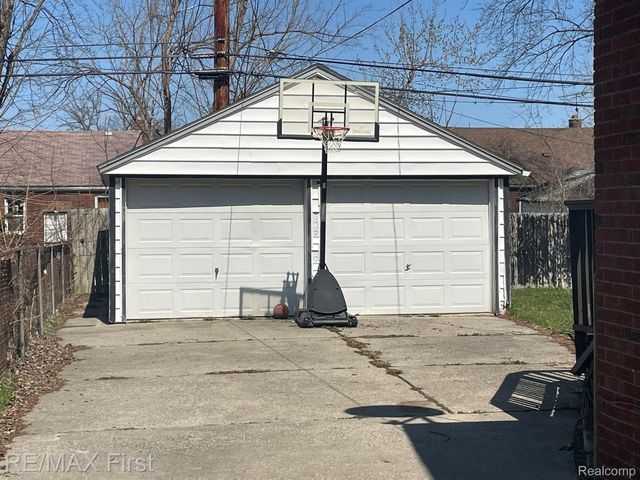 15429 Fairmount Drive, Detroit, MI 48205