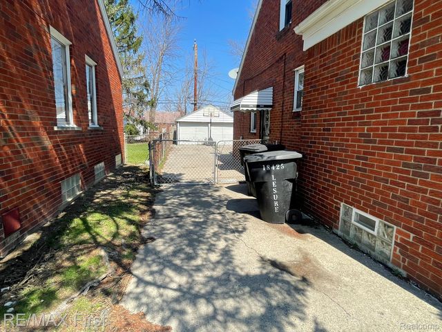15429 Fairmount Drive, Detroit, MI 48205