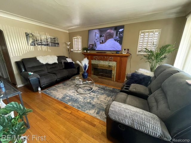 15429 Fairmount Drive, Detroit, MI 48205