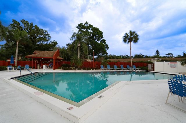 323 KNOTTWOOD COURT 1, Sun City Center, FL 33573