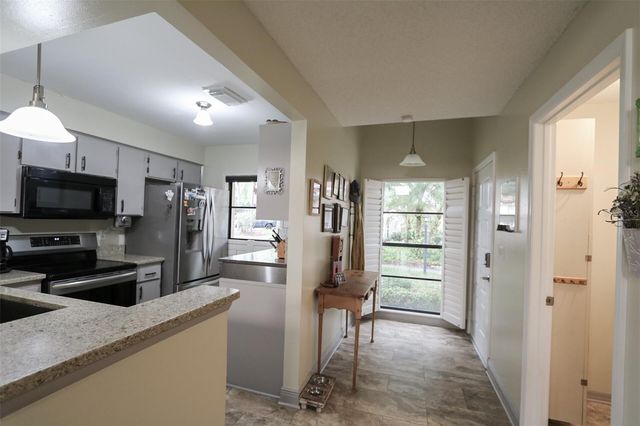 323 KNOTTWOOD COURT 1, Sun City Center, FL 33573