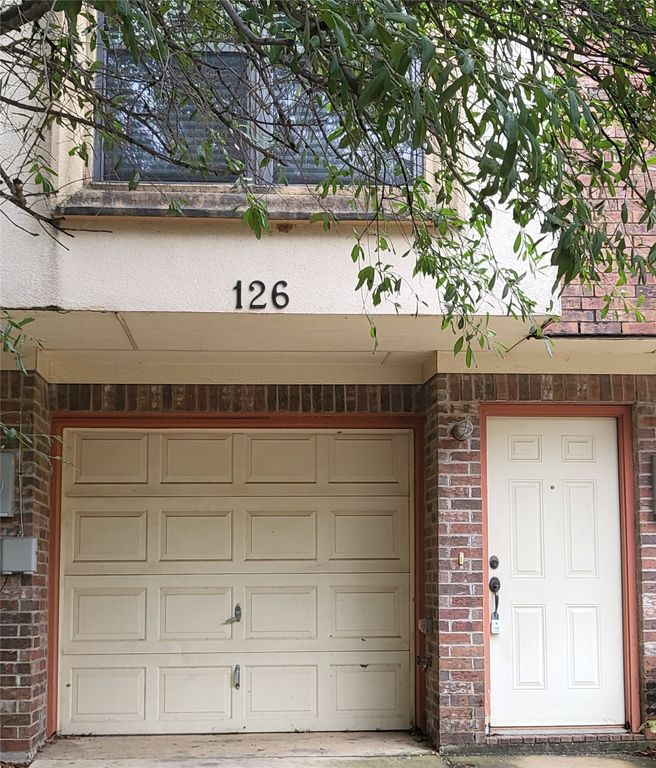 126 Nemo Court, Arlington, TX 76010