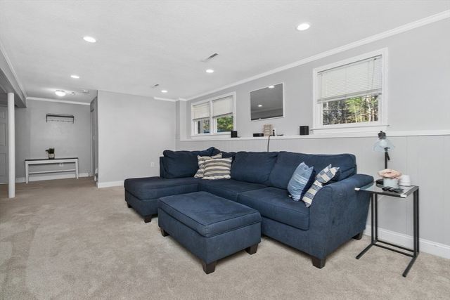 103 Cross St, Norwell, MA 02061