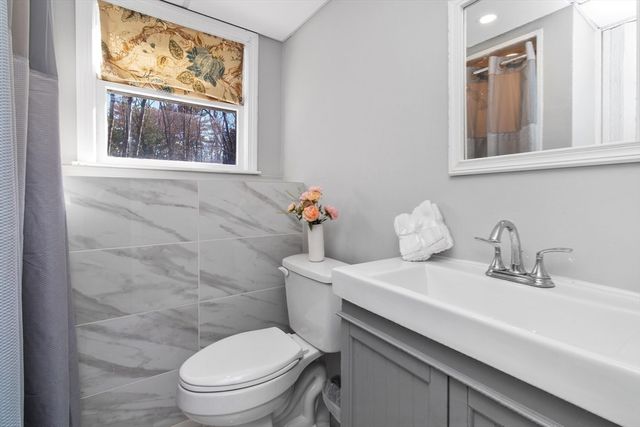 103 Cross St, Norwell, MA 02061