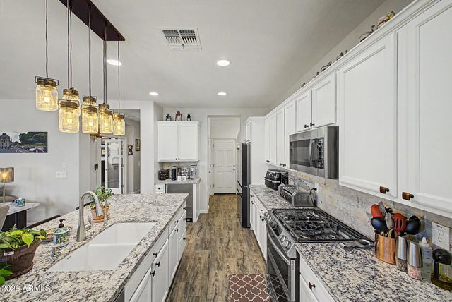 3220 Sparrows Creek Way, Wickenburg, AZ 85390