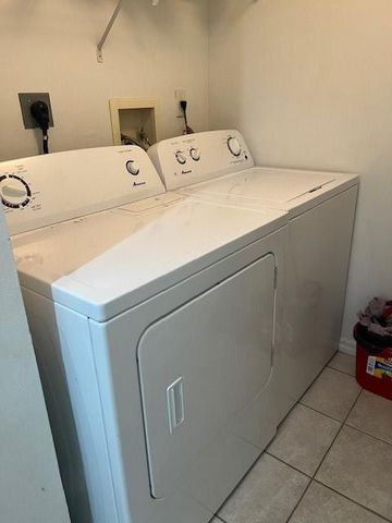 201 Villa Circle 201, Boynton Beach, FL 33435