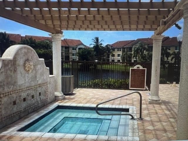 201 Villa Circle 201, Boynton Beach, FL 33435