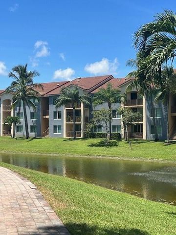 201 Villa Circle 201, Boynton Beach, FL 33435
