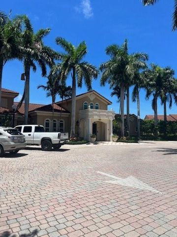 201 Villa Circle 201, Boynton Beach, FL 33435