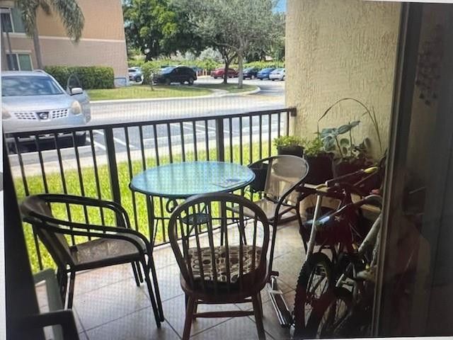 201 Villa Circle 201, Boynton Beach, FL 33435