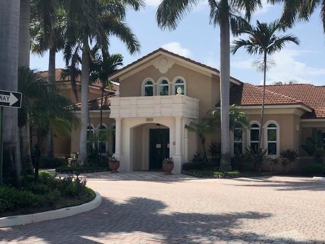 201 Villa Circle 201, Boynton Beach, FL 33435