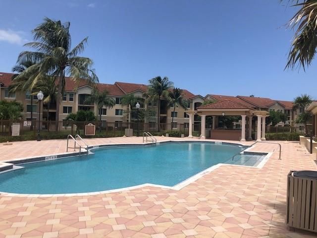 201 Villa Circle 201, Boynton Beach, FL 33435