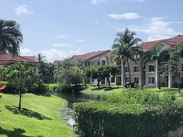 201 Villa Circle 201, Boynton Beach, FL 33435